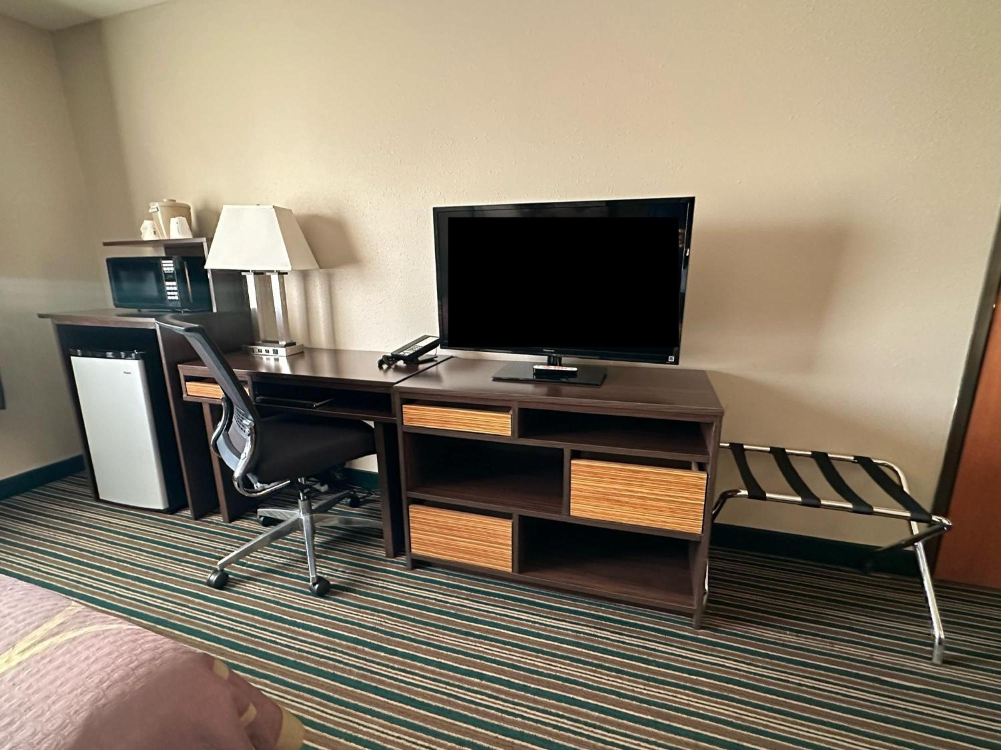 Super 8 By Wyndham Union Hotel Bagian luar foto