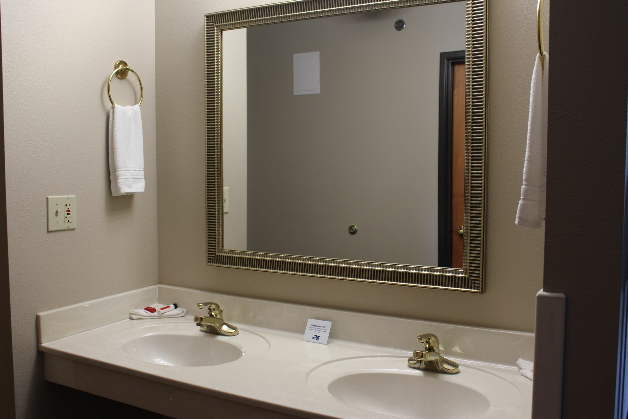 Super 8 By Wyndham Union Hotel Bagian luar foto